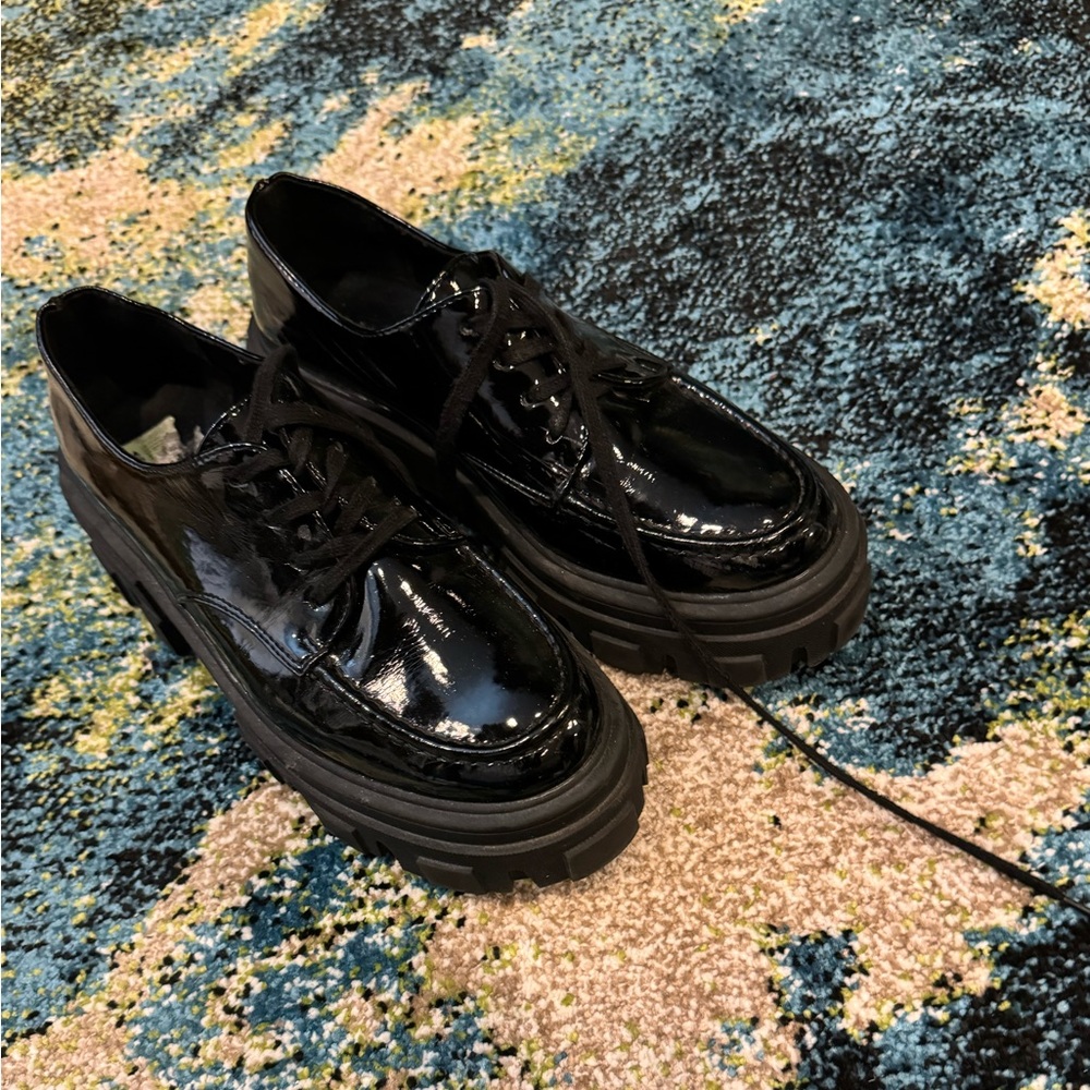 Black oxfords size 8